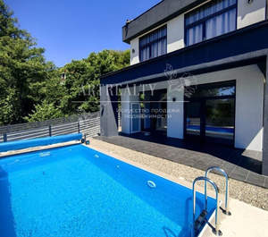 Дом 196м², 2-этажный, участок 6 сот.