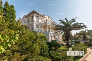 Дом 1200м², 3-этажный, участок 30 сот.