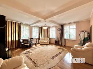 Дом 300м², 4-этажный, участок 12 сот.