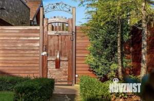 Дом 250м², 2-этажный, участок 6 сот.