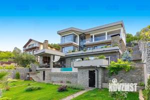 Коттедж 330м², 3-этажный, участок 25 сот.