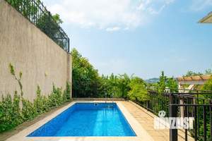 Дом 200м², 2-этажный, участок 4 сот.