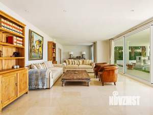 Коттедж 500м², 2-этажный, участок 20 сот.