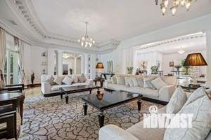 Дом 865м², 2-этажный, участок 20 сот.