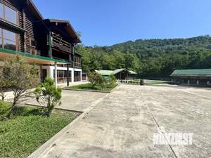 Дом 800м², 3-этажный, участок 32 сот.