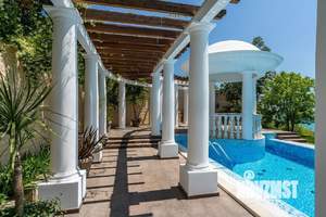 Дом 400м², 3-этажный, участок 21 сот.