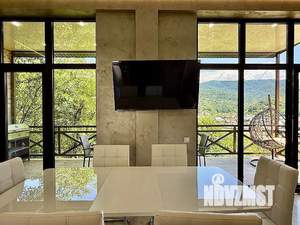 Дом 250м², 3-этажный, участок 10 сот.