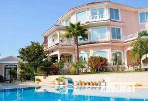 Дом 300м², 2-этажный, участок 10 сот.