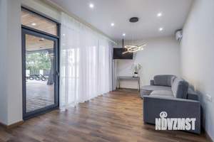 Дом 230м², 2-этажный, участок 8 сот.