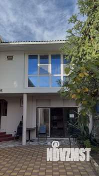 Дом 298м², 2-этажный, участок 4 сот.