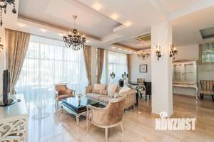 Дом 200м², 2-этажный, участок 10 сот.