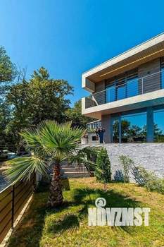 Дом 220м², 2-этажный, участок 8 сот.