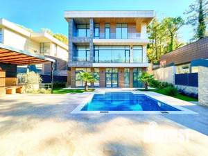 Дом 400м², 2-этажный, участок 8 сот.