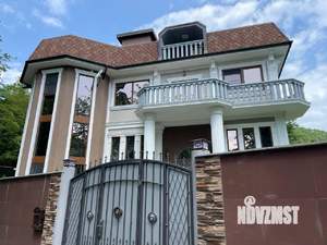 Коттедж 450м², 3-этажный, участок 10 сот.