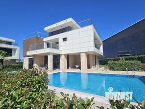 Дом 650м², 3-этажный, участок 9 сот.