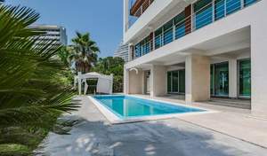 Дом 710м², 5-этажный, участок 8 сот.