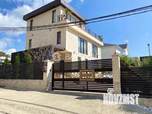 Дом 279м², 3-этажный, участок 6 сот.