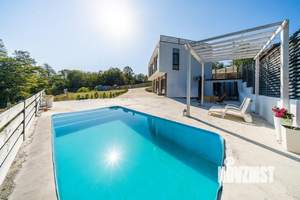 Дом 300м², 2-этажный, участок 12 сот.