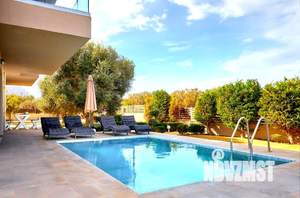 Коттедж 200м², 2-этажный, участок 7 сот.