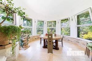 Дом 800м², 2-этажный, участок 30 сот.