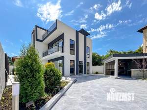 Дом 215м², 2-этажный, участок 4 сот.