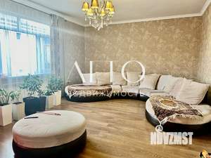 Дом 260м², 3-этажный, участок 8 сот.