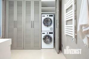 Дом 270м², 2-этажный, участок 6 сот.