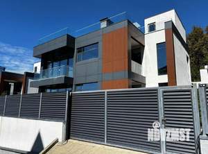 Дом 215м², 2-этажный, участок 4 сот.