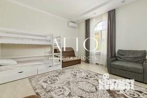 Дом 424м², 2-этажный, участок 9 сот.