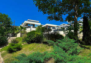 Дом 355м², 3-этажный, участок 5 сот.