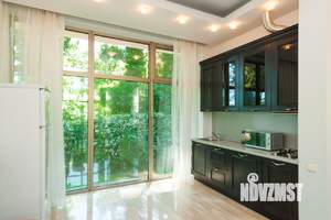 Дом 200м², 2-этажный, участок 10 сот.