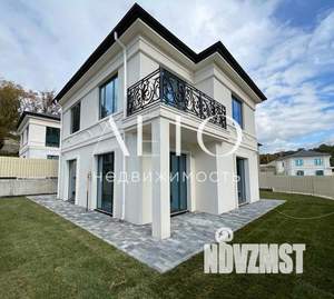 Дом 140м², 2-этажный, участок 4 сот.