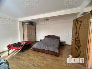 Дом 292м², 3-этажный, участок 6 сот.