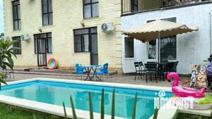 Коттедж 350м², 3-этажный, участок 6 сот.