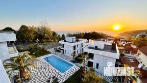 Дом 274м², 2-этажный, участок 5 сот.