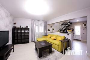 Дом 270м², 3-этажный, участок 6 сот.