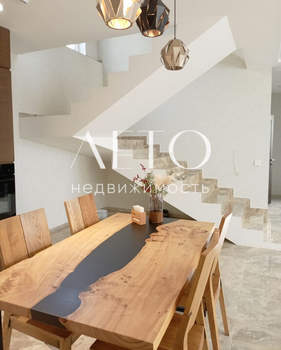 Дом 210м², 2-этажный, участок 5 сот.