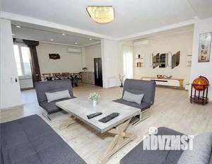 Дом 300м², 2-этажный, участок 8 сот.