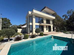 Коттедж 300м², 3-этажный, участок 6 сот.