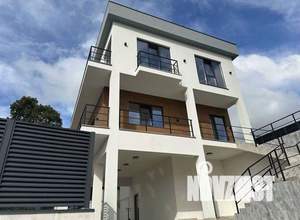 Дом 240м², 3-этажный, участок 4 сот.