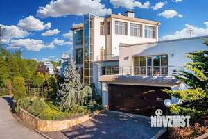 Дом 1200м², 2-этажный, участок 21 сот.