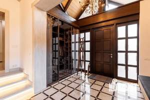 Коттедж 330м², 2-этажный, участок 15 сот.