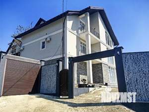 Коттедж 297м², 3-этажный, участок 6 сот.