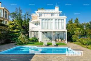 Дом 350м², 3-этажный, участок 42 сот.