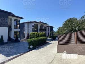 Дом 240м², 3-этажный, участок 4 сот.