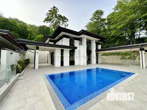 Дом 282м², 2-этажный, участок 10 сот.