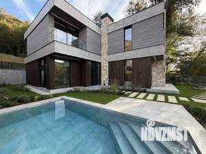 Дом 300м², 2-этажный, участок 6 сот.