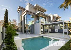 Дом 300м², 3-этажный, участок 6 сот.