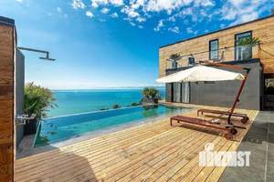 Дом 310м², 2-этажный, участок 8 сот.