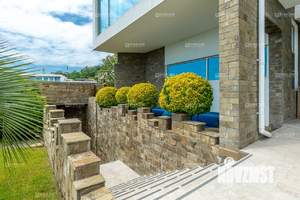 Дом 470м², 2-этажный, участок 15 сот.